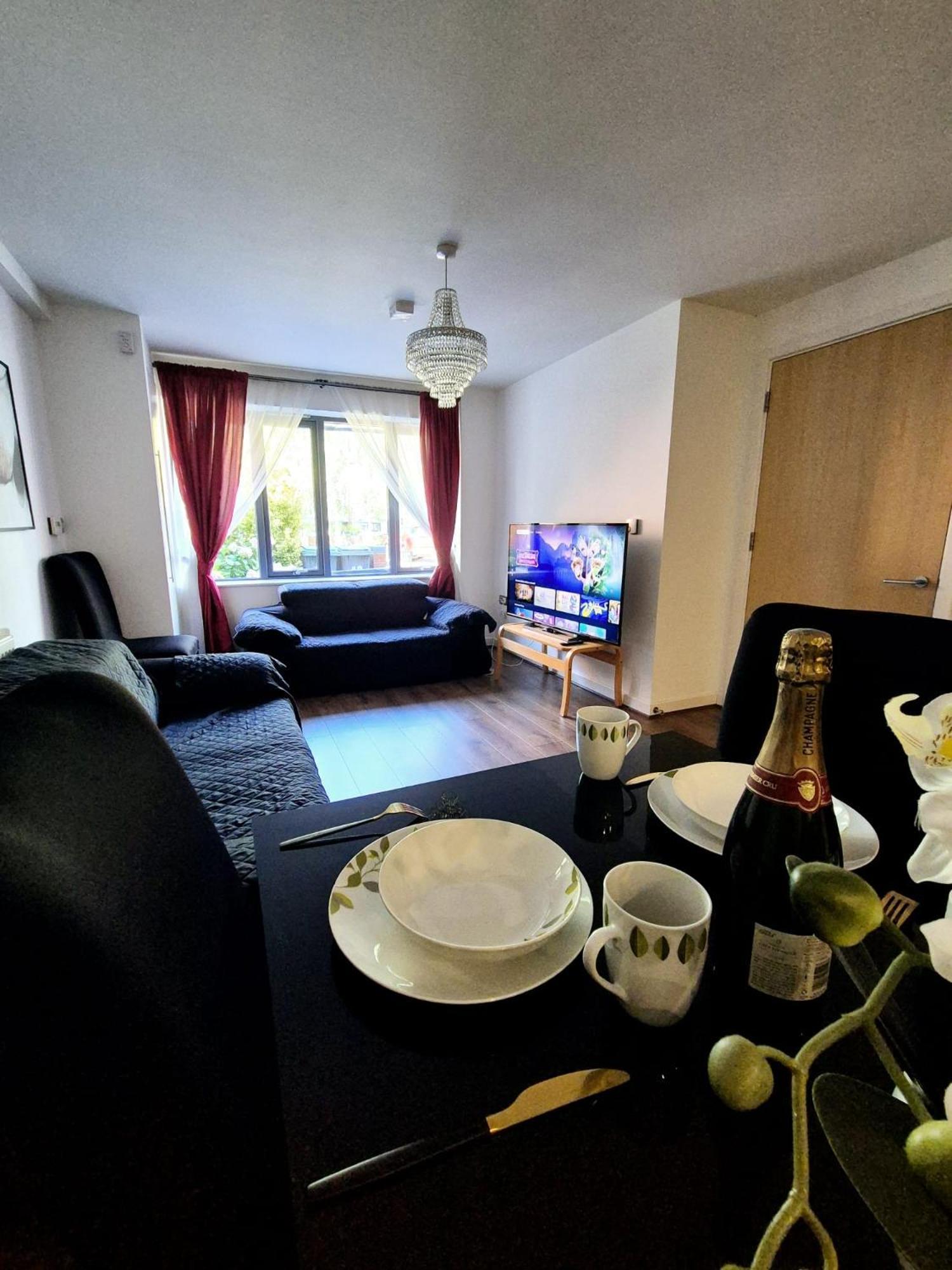 Explore London: 2 Bedroom House In Wood Green Luaran gambar